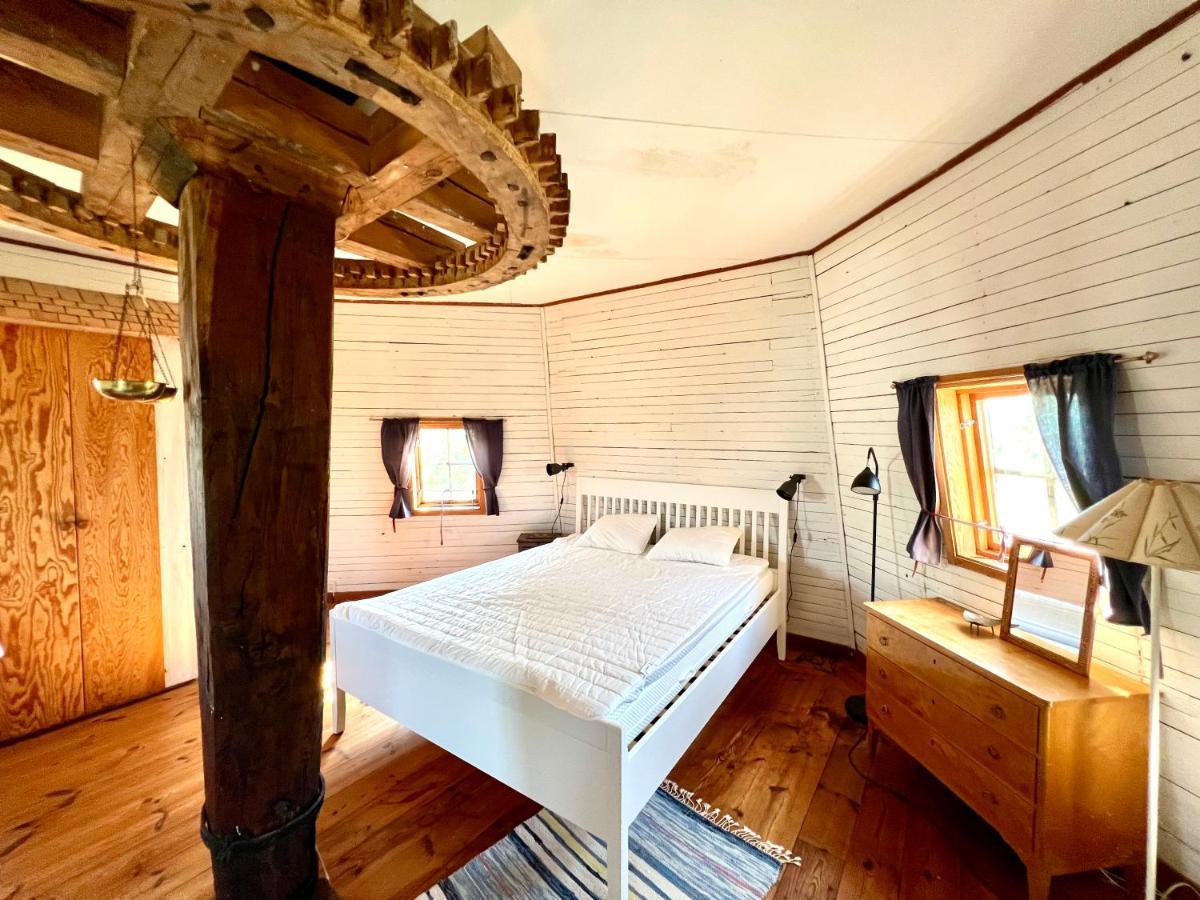 Unikt Boende I En Oelaendsk Kvarn Villa Färjestaden Buitenkant foto